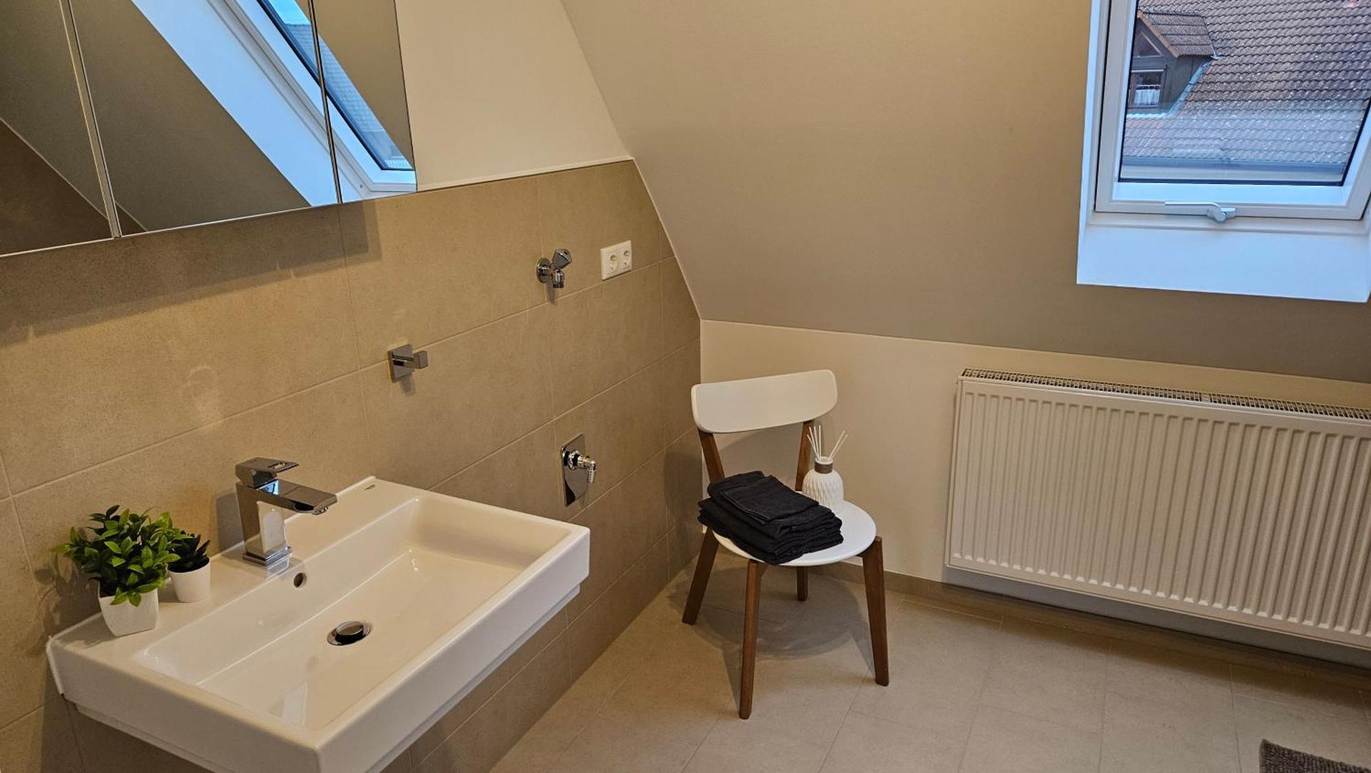 Ferienwohnung As 5 One & Two Bamberg - Modern In Ruhiger Lager Mit Balkon Hallstadt Esterno foto