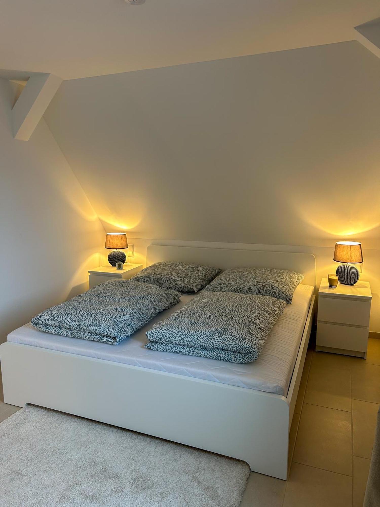 Ferienwohnung As 5 One & Two Bamberg - Modern In Ruhiger Lager Mit Balkon Hallstadt Esterno foto